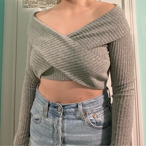 Wilfred Sweaters - Wilfred free cropped long sleeve sweater